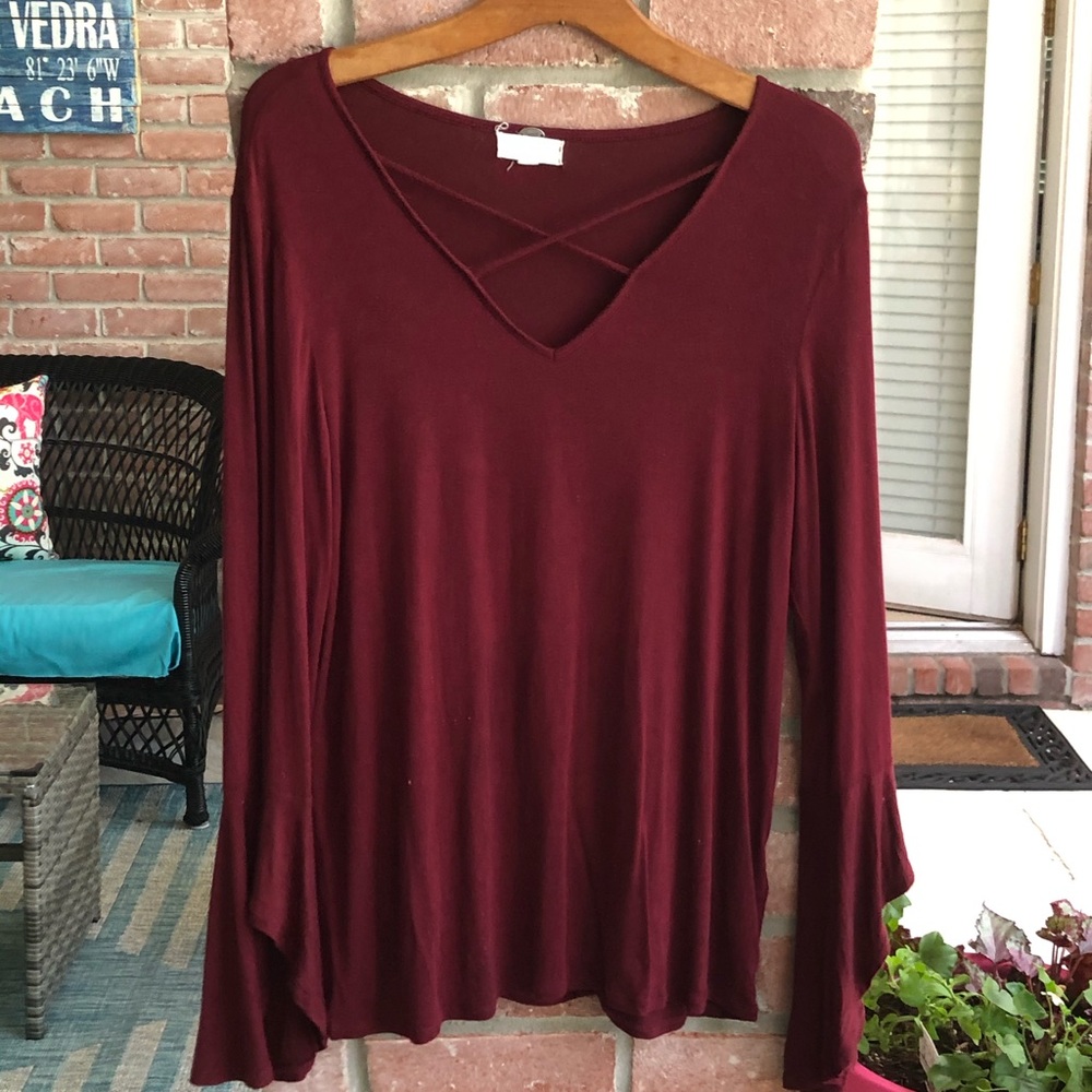 CUPIO Burgundy Maroon Red Long Bell Sleeved Flowy Top Large EUC!